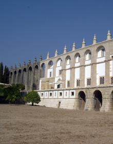 Convento, fachada Sul e Aqueduto